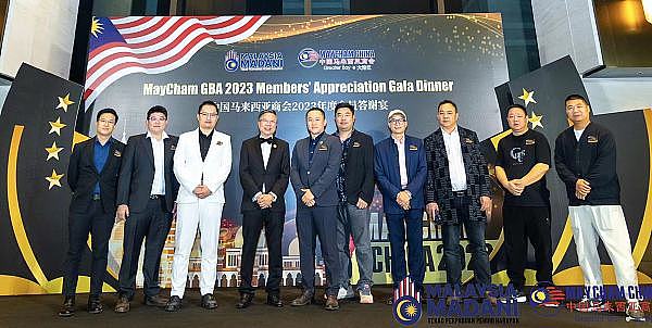 深夜币市观察：比特币与以太坊的关键抉择时刻
